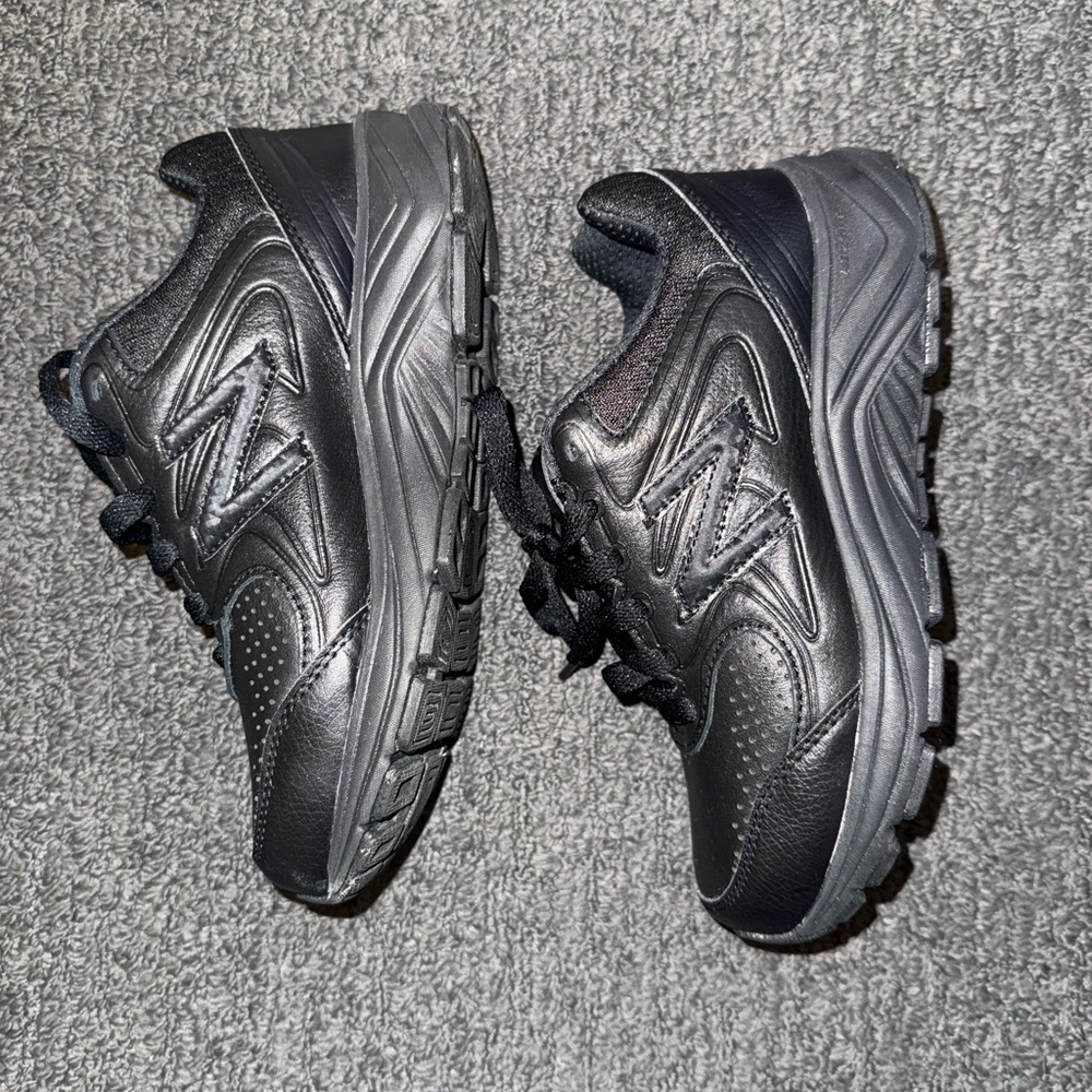 New Balance 840 Wide Leather Black Sneakers